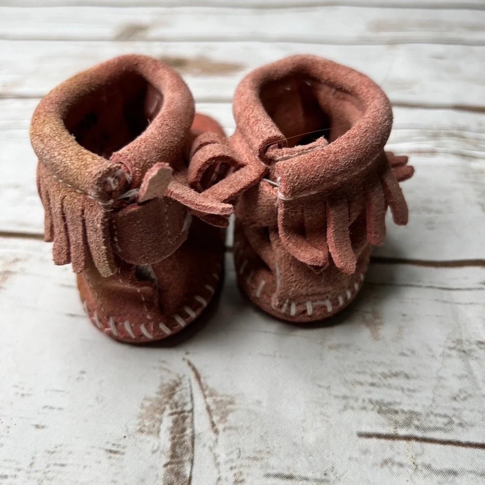 Minnetonka Moccasin Booties Pink Suede Fringe Whipstitch Size 3